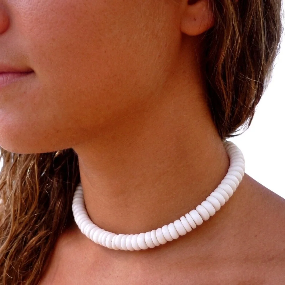 Vintage Genuine White Puka Shell Choker Necklace NWT Deadstock Hawaiian Beach